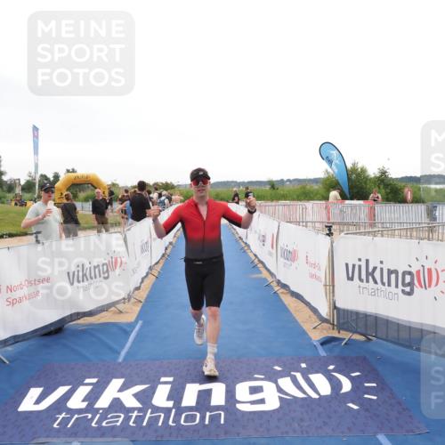 22.06.2025 - Viking Triathlon MichiJ http://msf.ph/oto/8083533 22.06.2025 16:17:13 Ziel 106 meine-sportfotos.de