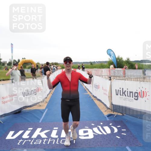 22.06.2025 - Viking Triathlon MichiJ http://msf.ph/oto/8083562 22.06.2025 16:17:13 Ziel 106 meine-sportfotos.de