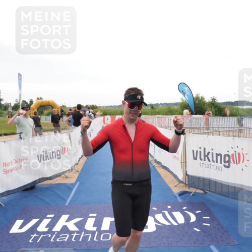 22.06.2025 - Viking Triathlon MichiJ http://msf.ph/oto/8083583 22.06.2025 16:17:14 Ziel 106 meine-sportfotos.de