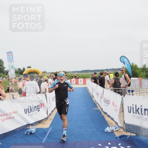 22.06.2025 - Viking Triathlon MichiJ http://msf.ph/oto/8083614 22.06.2025 14:41:11 Ziel 458 meine-sportfotos.de