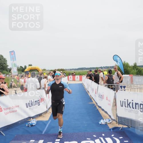 22.06.2025 - Viking Triathlon MichiJ http://msf.ph/oto/8083619 22.06.2025 14:41:12 Ziel 458 meine-sportfotos.de