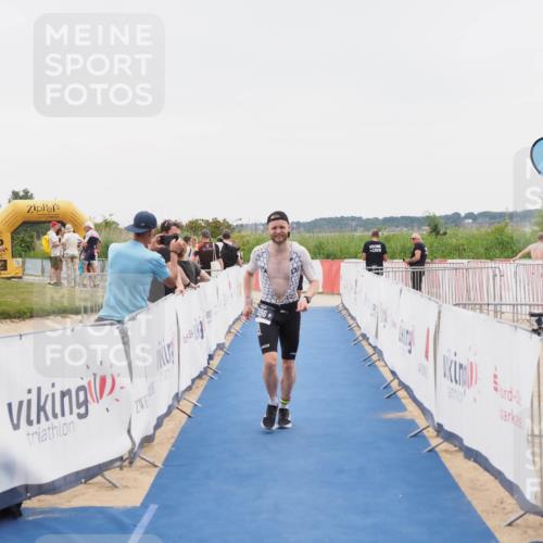 22.06.2025 - Viking Triathlon MichiJ http://msf.ph/oto/8083640 22.06.2025 16:10:24 Ziel 290, 396, 605 meine-sportfotos.de