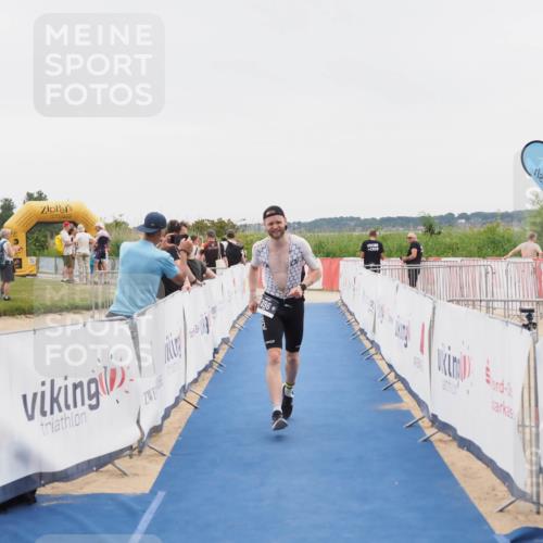 22.06.2025 - Viking Triathlon MichiJ http://msf.ph/oto/8083645 22.06.2025 16:10:24 Ziel 290, 396, 605 meine-sportfotos.de