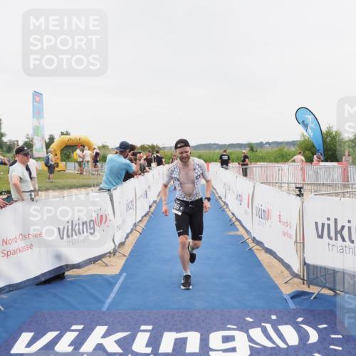 22.06.2025 - Viking Triathlon MichiJ http://msf.ph/oto/8083692 22.06.2025 16:10:25 Ziel 290, 396, 605 meine-sportfotos.de