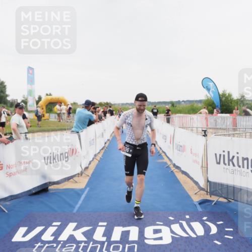 22.06.2025 - Viking Triathlon MichiJ http://msf.ph/oto/8083711 22.06.2025 16:10:25 Ziel 290, 396, 605 meine-sportfotos.de