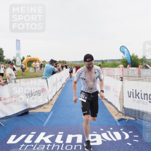 22.06.2025 - Viking Triathlon MichiJ http://msf.ph/oto/8083728 22.06.2025 16:10:26 Ziel 290, 396, 605 meine-sportfotos.de