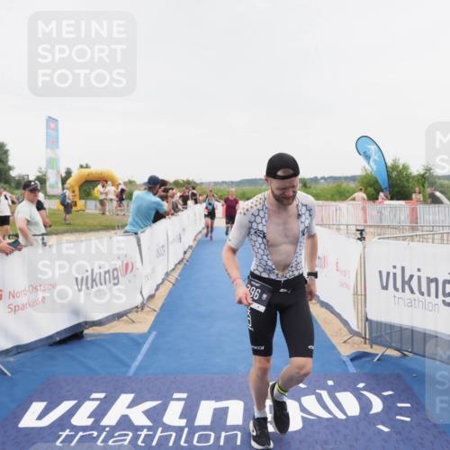22.06.2025 - Viking Triathlon MichiJ http://msf.ph/oto/8083735 22.06.2025 16:10:26 Ziel 290, 396, 605 meine-sportfotos.de