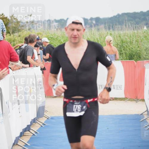 22.06.2025 - Viking Triathlon MichiJ http://msf.ph/oto/8083746 22.06.2025 14:49:35 Ziel 176 meine-sportfotos.de