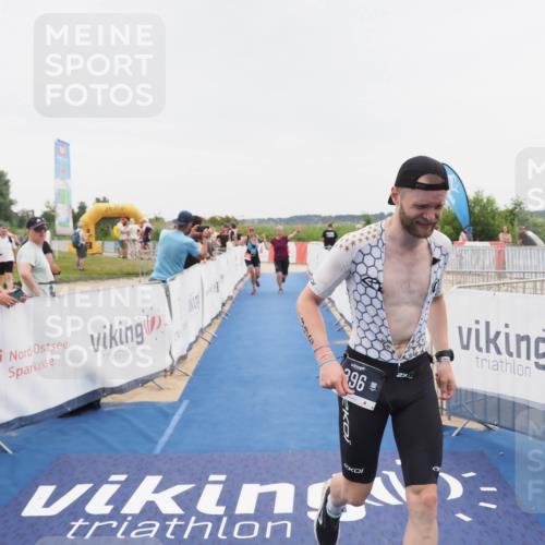 22.06.2025 - Viking Triathlon MichiJ http://msf.ph/oto/8083751 22.06.2025 16:10:26 Ziel 290, 396, 605 meine-sportfotos.de