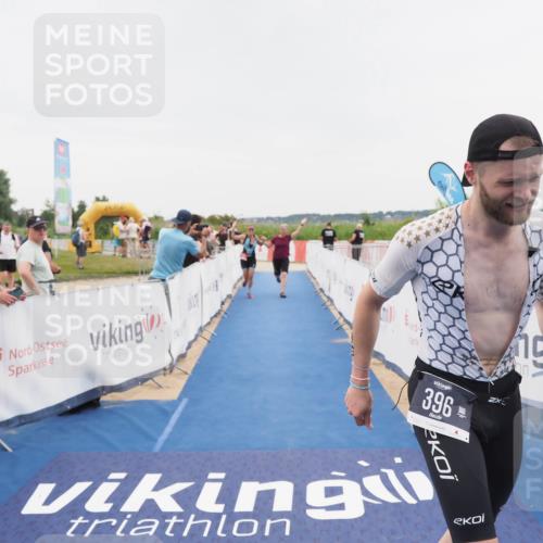 22.06.2025 - Viking Triathlon MichiJ http://msf.ph/oto/8083765 22.06.2025 16:10:26 Ziel 290, 396, 605 meine-sportfotos.de