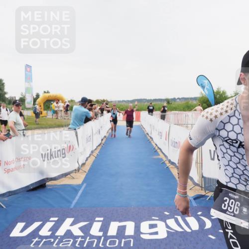 22.06.2025 - Viking Triathlon MichiJ http://msf.ph/oto/8083771 22.06.2025 16:10:26 Ziel 290, 396, 605 meine-sportfotos.de