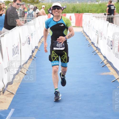 22.06.2025 - Viking Triathlon MichiJ http://msf.ph/oto/8083860 22.06.2025 16:17:43 Ziel 489 meine-sportfotos.de