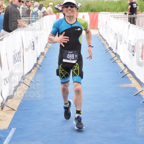 22.06.2025 - Viking Triathlon MichiJ http://msf.ph/oto/8083874 22.06.2025 16:17:43 Ziel 489 meine-sportfotos.de