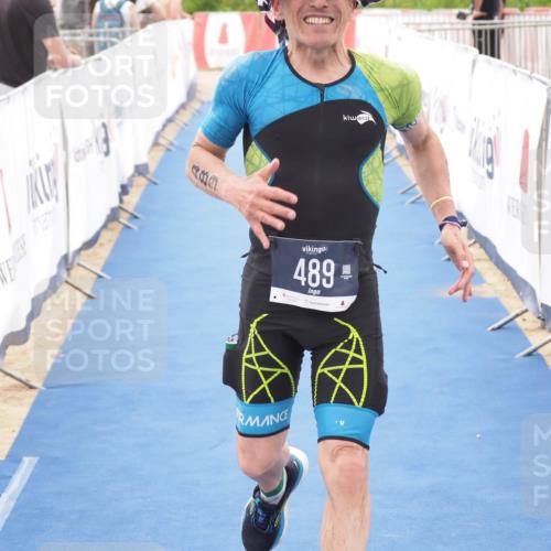 22.06.2025 - Viking Triathlon MichiJ http://msf.ph/oto/8083916 22.06.2025 16:17:44 Ziel 489 meine-sportfotos.de