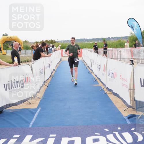 22.06.2025 - Viking Triathlon MichiJ http://msf.ph/oto/8083976 22.06.2025 16:18:33 Ziel 186 meine-sportfotos.de