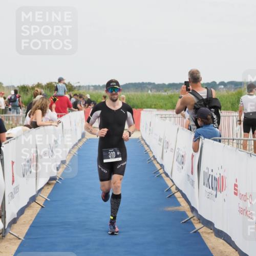 22.06.2025 - Viking Triathlon MichiJ http://msf.ph/oto/8083978 22.06.2025 14:49:44 Ziel 310 meine-sportfotos.de