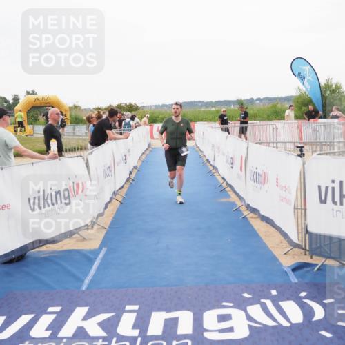 22.06.2025 - Viking Triathlon MichiJ http://msf.ph/oto/8083982 22.06.2025 16:18:33 Ziel 186 meine-sportfotos.de