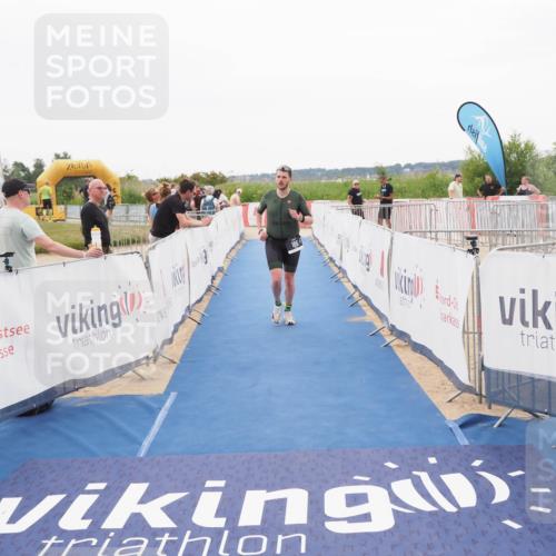 22.06.2025 - Viking Triathlon MichiJ http://msf.ph/oto/8083989 22.06.2025 16:18:33 Ziel 186 meine-sportfotos.de