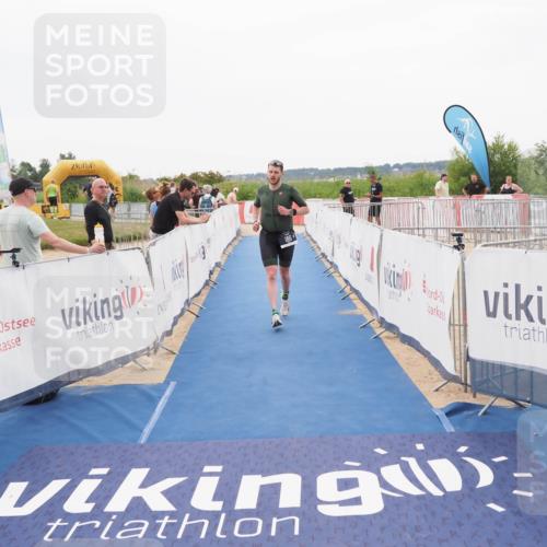 22.06.2025 - Viking Triathlon MichiJ http://msf.ph/oto/8083994 22.06.2025 16:18:33 Ziel 186 meine-sportfotos.de