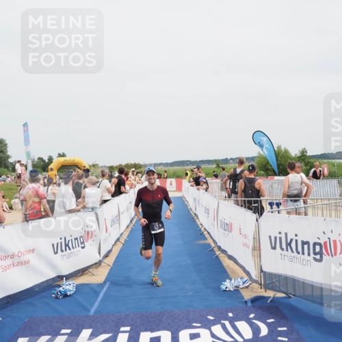 22.06.2025 - Viking Triathlon MichiJ http://msf.ph/oto/8084027 22.06.2025 14:41:58 Ziel 527 meine-sportfotos.de