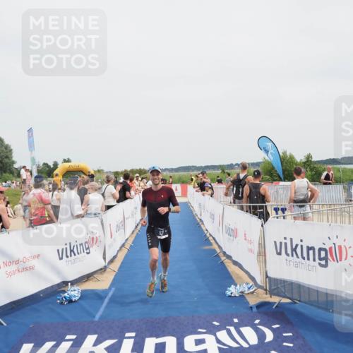22.06.2025 - Viking Triathlon MichiJ http://msf.ph/oto/8084032 22.06.2025 14:41:59 Ziel 527 meine-sportfotos.de