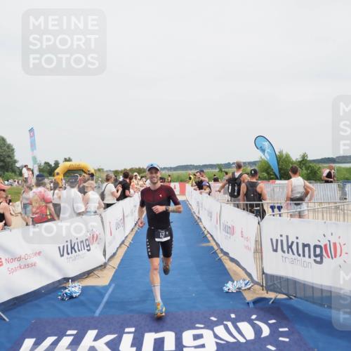 22.06.2025 - Viking Triathlon MichiJ http://msf.ph/oto/8084042 22.06.2025 14:41:59 Ziel 527 meine-sportfotos.de