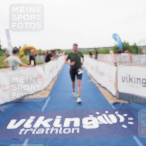 22.06.2025 - Viking Triathlon MichiJ http://msf.ph/oto/8084061 22.06.2025 16:18:34 Ziel 186 meine-sportfotos.de