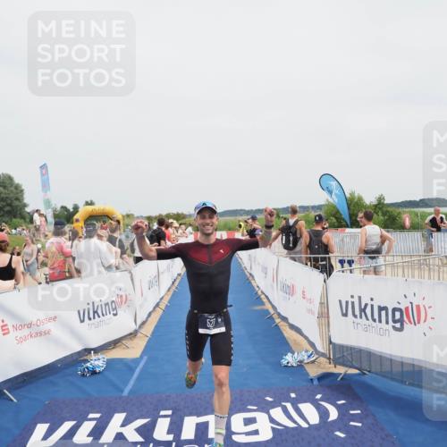 22.06.2025 - Viking Triathlon MichiJ http://msf.ph/oto/8084067 22.06.2025 14:41:59 Ziel 527 meine-sportfotos.de