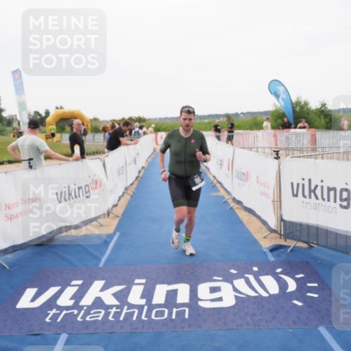 22.06.2025 - Viking Triathlon MichiJ http://msf.ph/oto/8084075 22.06.2025 16:18:35 Ziel 186 meine-sportfotos.de