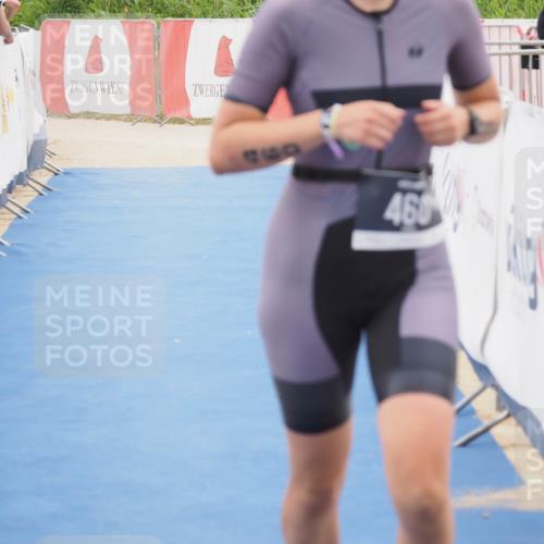 22.06.2025 - Viking Triathlon MichiJ http://msf.ph/oto/8084080 22.06.2025 16:11:03 Ziel 460 meine-sportfotos.de