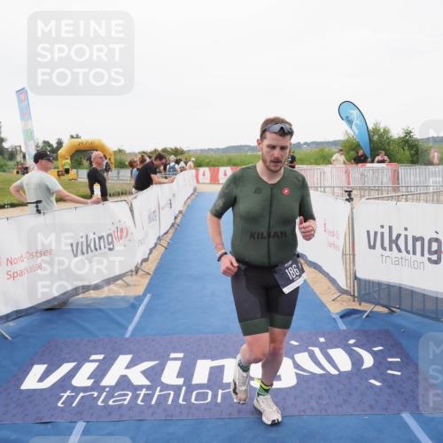 22.06.2025 - Viking Triathlon MichiJ http://msf.ph/oto/8084120 22.06.2025 16:18:35 Ziel 186 meine-sportfotos.de