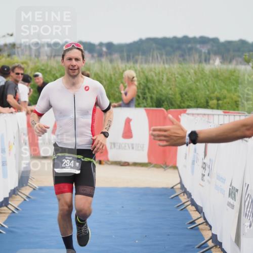 22.06.2025 - Viking Triathlon MichiJ http://msf.ph/oto/8084130 22.06.2025 14:49:50 Ziel 294 meine-sportfotos.de