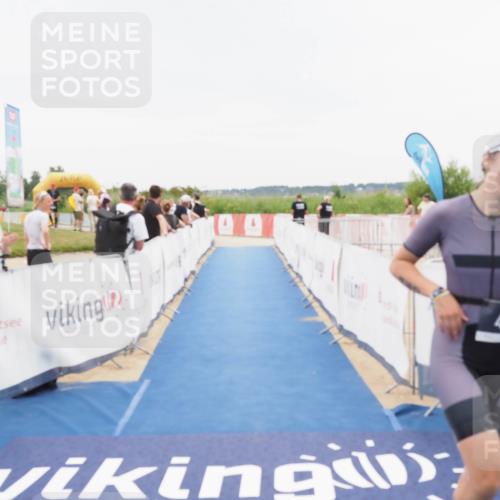 22.06.2025 - Viking Triathlon MichiJ http://msf.ph/oto/8084148 22.06.2025 16:11:04 Ziel 460 meine-sportfotos.de