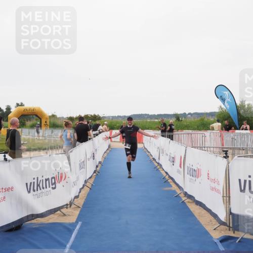 22.06.2025 - Viking Triathlon MichiJ http://msf.ph/oto/8084187 22.06.2025 16:19:40 Ziel 191 meine-sportfotos.de
