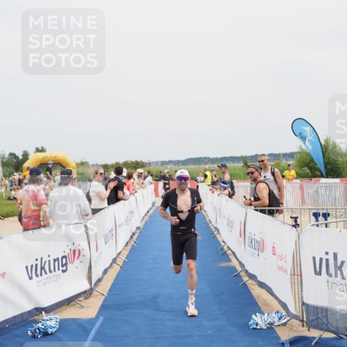 22.06.2025 - Viking Triathlon MichiJ http://msf.ph/oto/8084209 22.06.2025 14:42:09 Ziel 125 meine-sportfotos.de