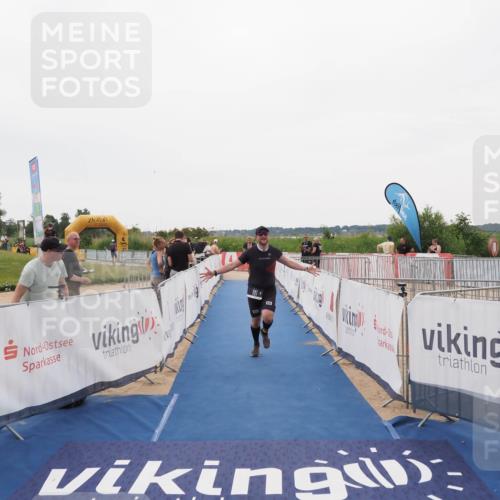 22.06.2025 - Viking Triathlon MichiJ http://msf.ph/oto/8084229 22.06.2025 16:19:41 Ziel 191, 372 meine-sportfotos.de