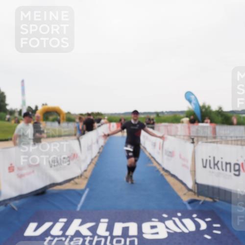 22.06.2025 - Viking Triathlon MichiJ http://msf.ph/oto/8084252 22.06.2025 16:19:41 Ziel 191, 372 meine-sportfotos.de