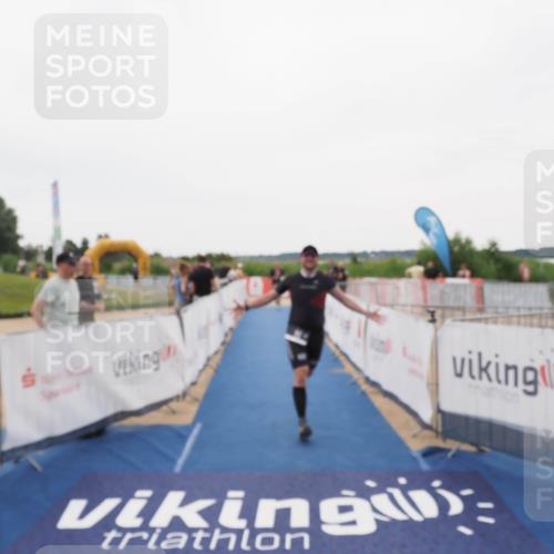 22.06.2025 - Viking Triathlon MichiJ http://msf.ph/oto/8084258 22.06.2025 16:19:41 Ziel 191, 372 meine-sportfotos.de