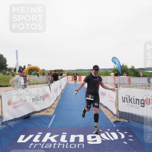 22.06.2025 - Viking Triathlon MichiJ http://msf.ph/oto/8084280 22.06.2025 16:19:42 Ziel 191, 372 meine-sportfotos.de