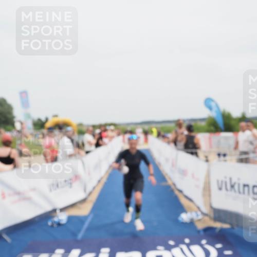 22.06.2025 - Viking Triathlon MichiJ http://msf.ph/oto/8084370 22.06.2025 14:42:17 Ziel 184 meine-sportfotos.de