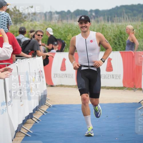 22.06.2025 - Viking Triathlon MichiJ http://msf.ph/oto/8084408 22.06.2025 14:51:10 Ziel 407 meine-sportfotos.de