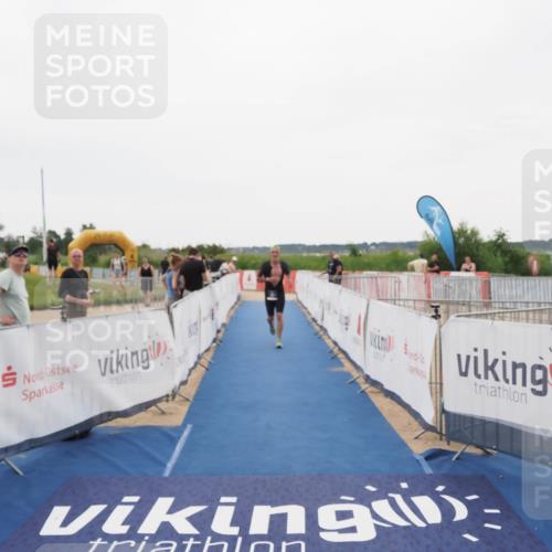 22.06.2025 - Viking Triathlon MichiJ http://msf.ph/oto/8084411 22.06.2025 16:19:45 Ziel 191, 372 meine-sportfotos.de