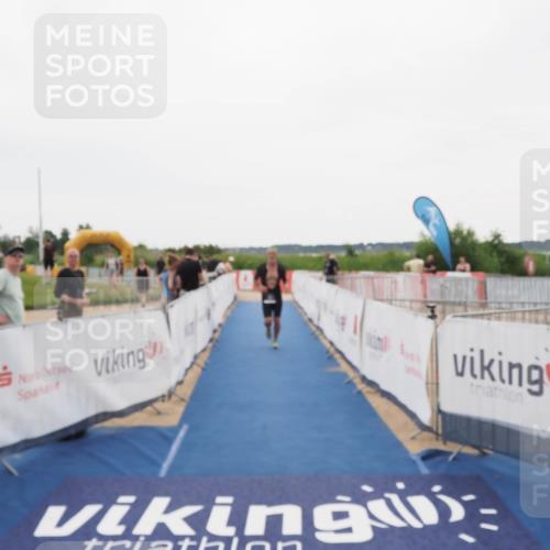 22.06.2025 - Viking Triathlon MichiJ http://msf.ph/oto/8084420 22.06.2025 16:19:45 Ziel 191, 372 meine-sportfotos.de