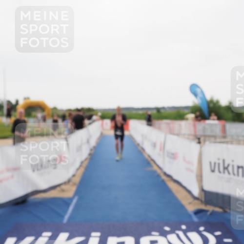 22.06.2025 - Viking Triathlon MichiJ http://msf.ph/oto/8084426 22.06.2025 16:19:45 Ziel 191, 372 meine-sportfotos.de