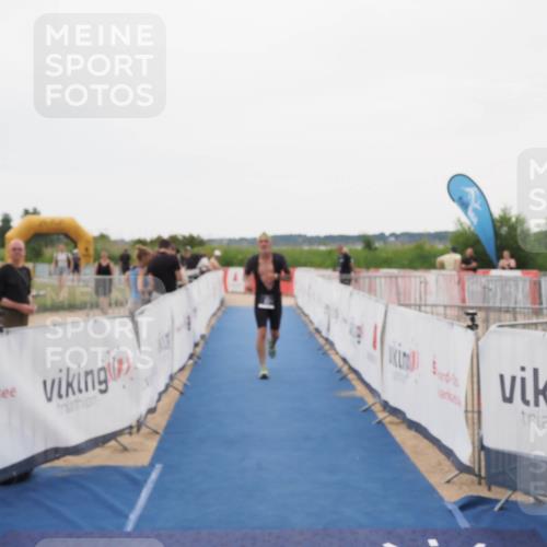 22.06.2025 - Viking Triathlon MichiJ http://msf.ph/oto/8084433 22.06.2025 16:19:45 Ziel 191, 372 meine-sportfotos.de