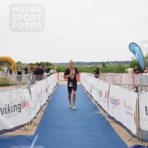 22.06.2025 - Viking Triathlon MichiJ http://msf.ph/oto/8084448 22.06.2025 16:19:46 Ziel 191, 372 meine-sportfotos.de