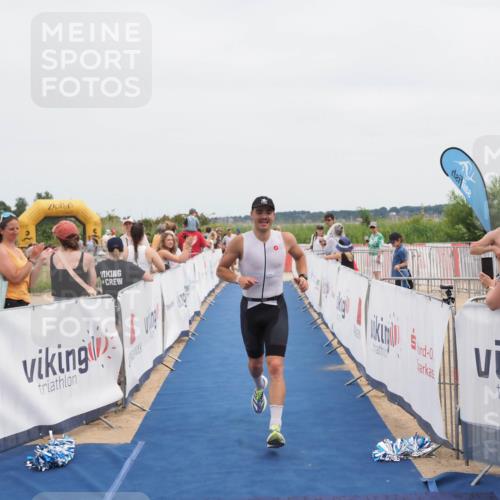 22.06.2025 - Viking Triathlon MichiJ http://msf.ph/oto/8084521 22.06.2025 14:51:13 Ziel 12, 407 meine-sportfotos.de