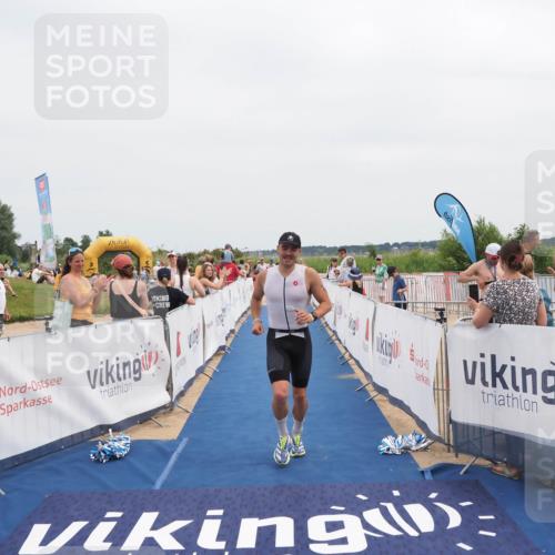 22.06.2025 - Viking Triathlon MichiJ http://msf.ph/oto/8084541 22.06.2025 14:51:13 Ziel 12, 407 meine-sportfotos.de