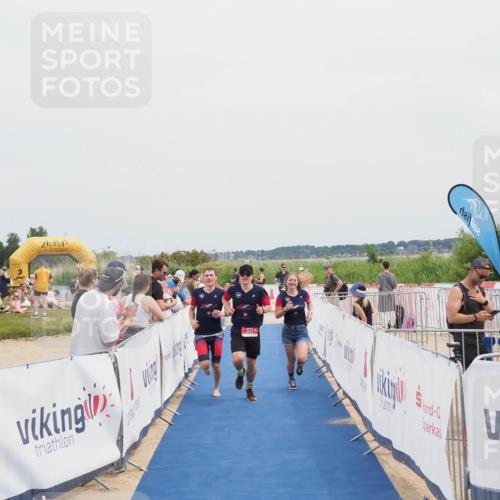 22.06.2025 - Viking Triathlon MichiJ http://msf.ph/oto/8084542 22.06.2025 14:43:02 Ziel 631 meine-sportfotos.de