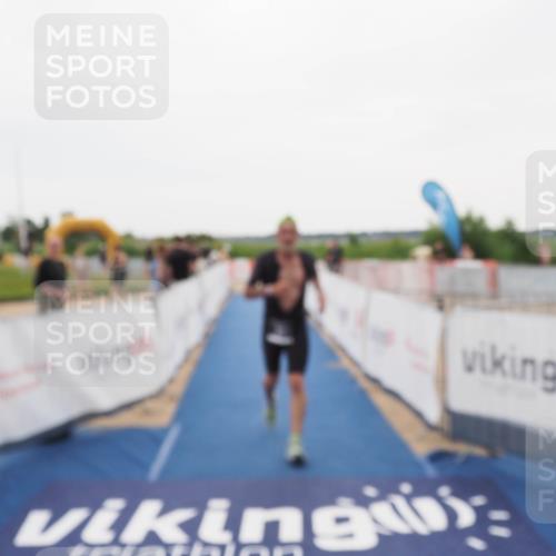 22.06.2025 - Viking Triathlon MichiJ http://msf.ph/oto/8084553 22.06.2025 16:19:47 Ziel 372 meine-sportfotos.de